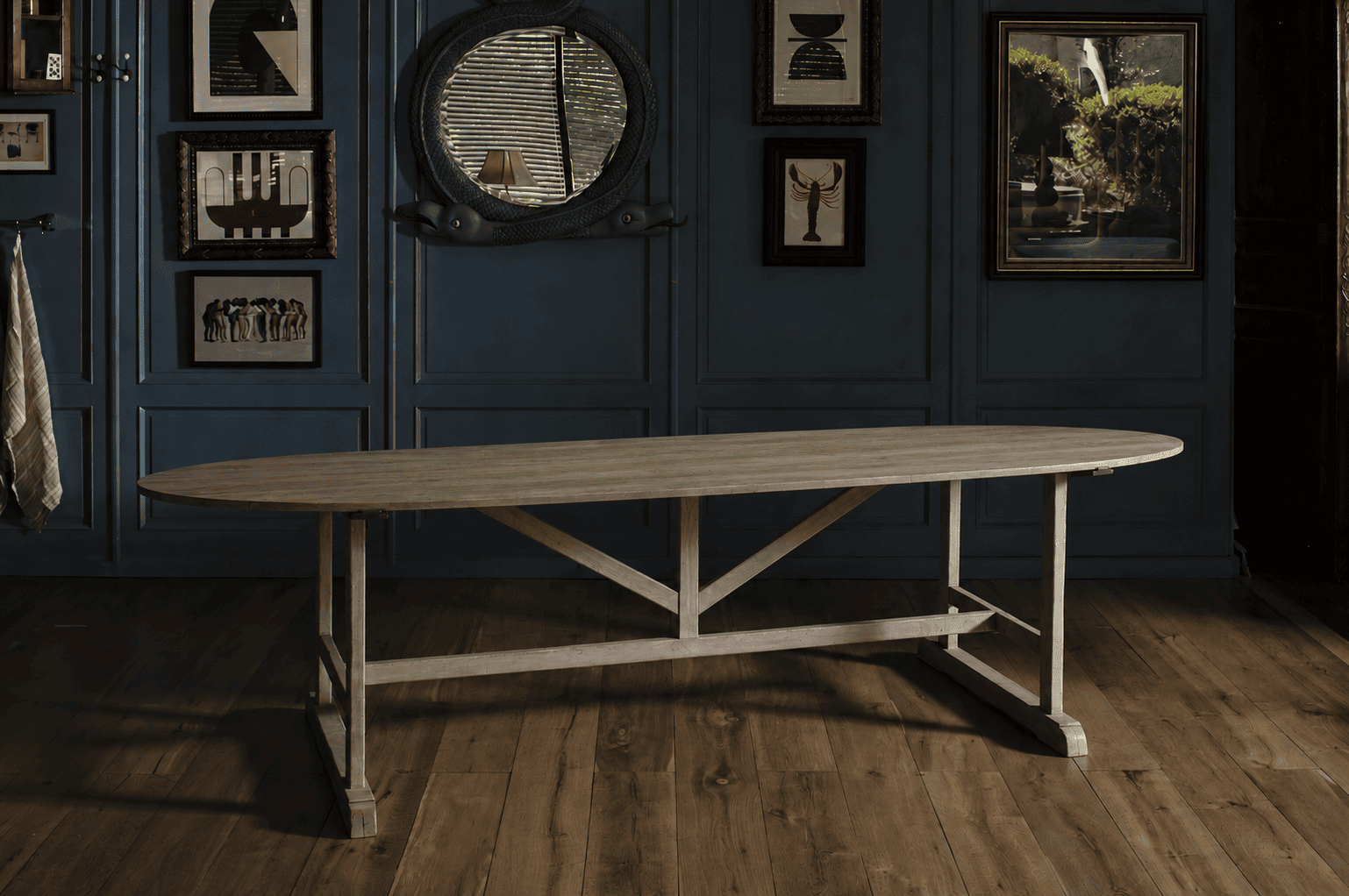 MESA DE COMEDOR AXEL OVALADA
