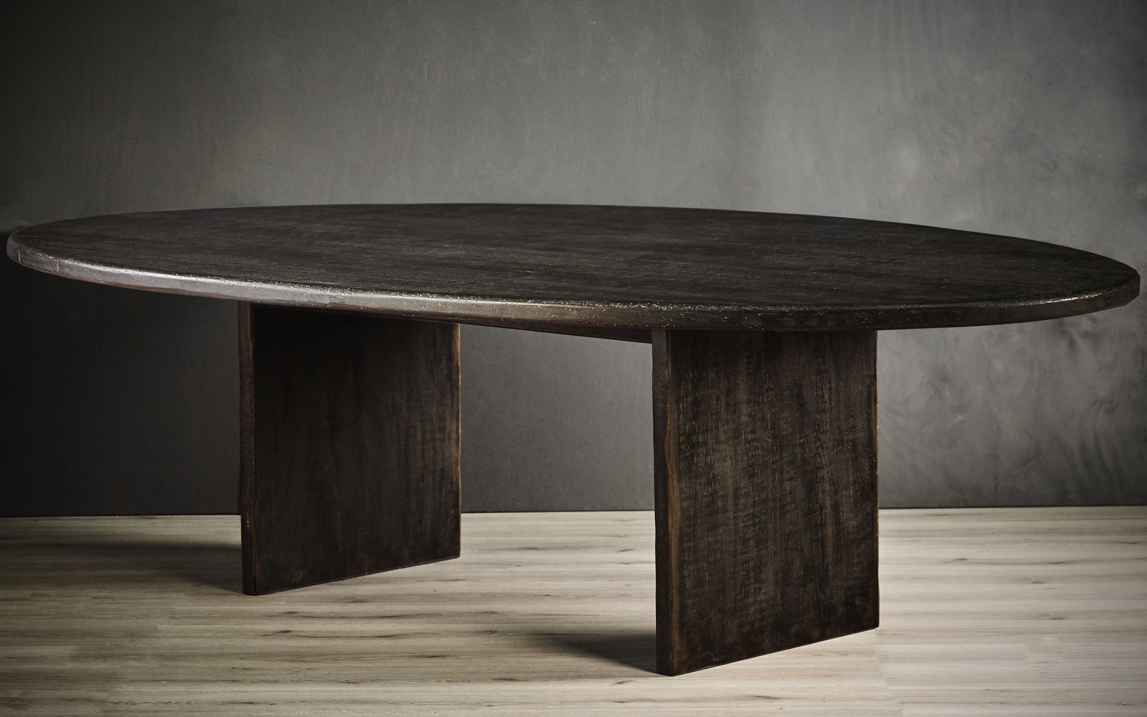 MESA DE COMEDOR SACRISTY OVALADA